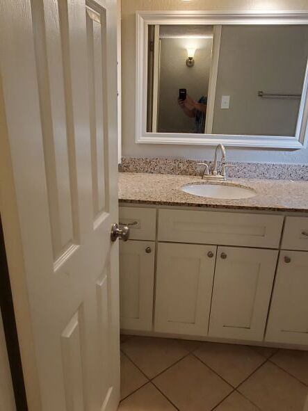 Building Photo - The Oaks at Laurel