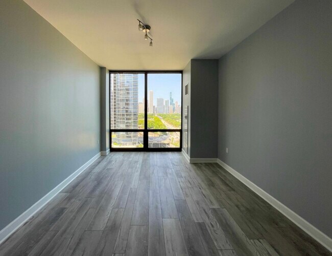 Foto del edificio - 233 E 13th St