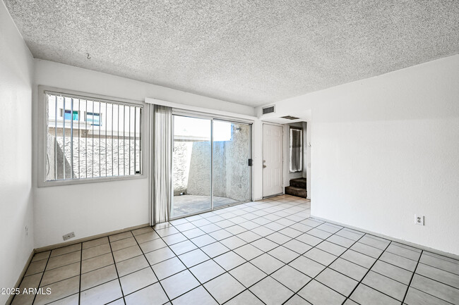 Building Photo - 2690 N 43rd Ave