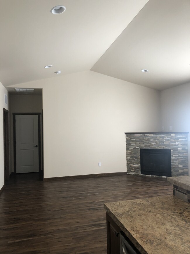 Living room - 4414 E Fairview Ave
