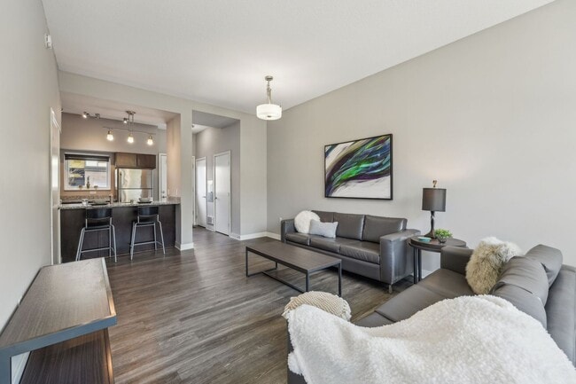 Foto del edificio - Spectrum Apartments & Townhomes