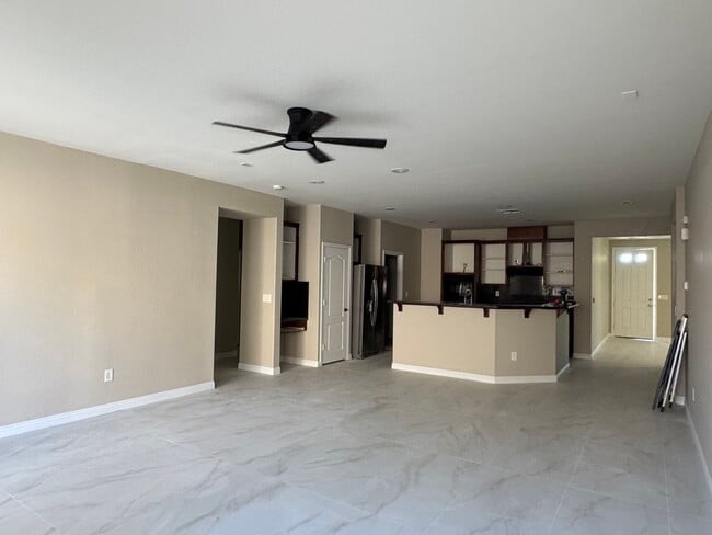 Building Photo - Great 1 story home 4br, 2bath, 3cg