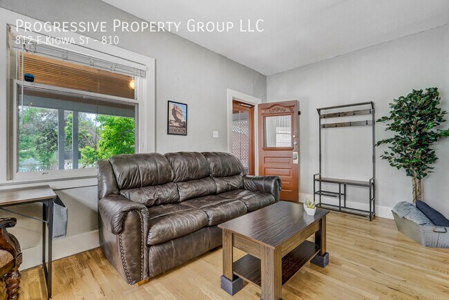 Foto del edificio - MOVE IN SPECIAL on this House in the Heart...