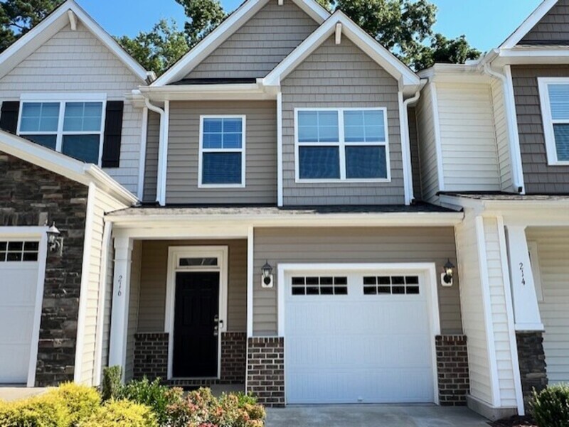 Foto principal - 216 Silas St