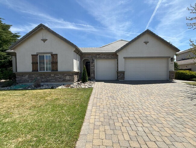 Foto del edificio - Sprawling Home Near UNR - One Level Living...