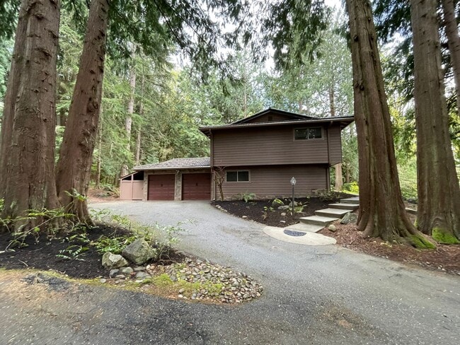 Building Photo - 10800 Lathrop Ln NW