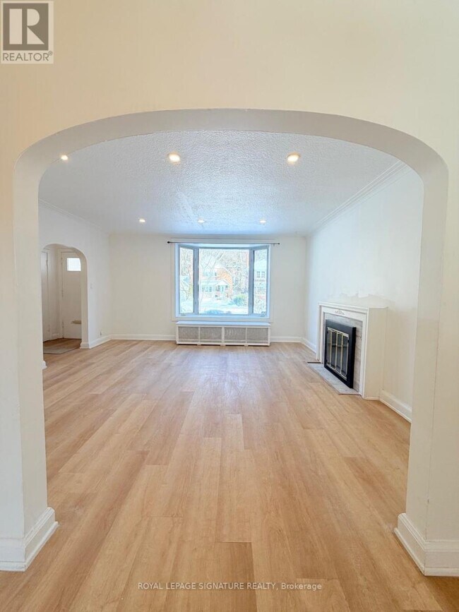 Photo du bâtiment - 8 Bridgeview Rd