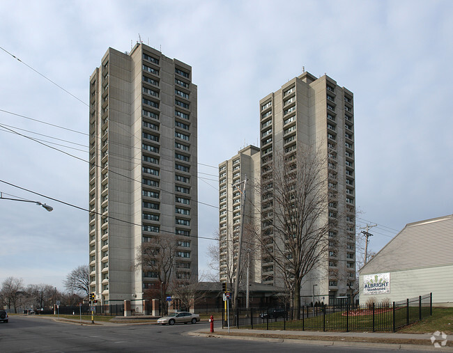 Foto del edificio - Horn Towers