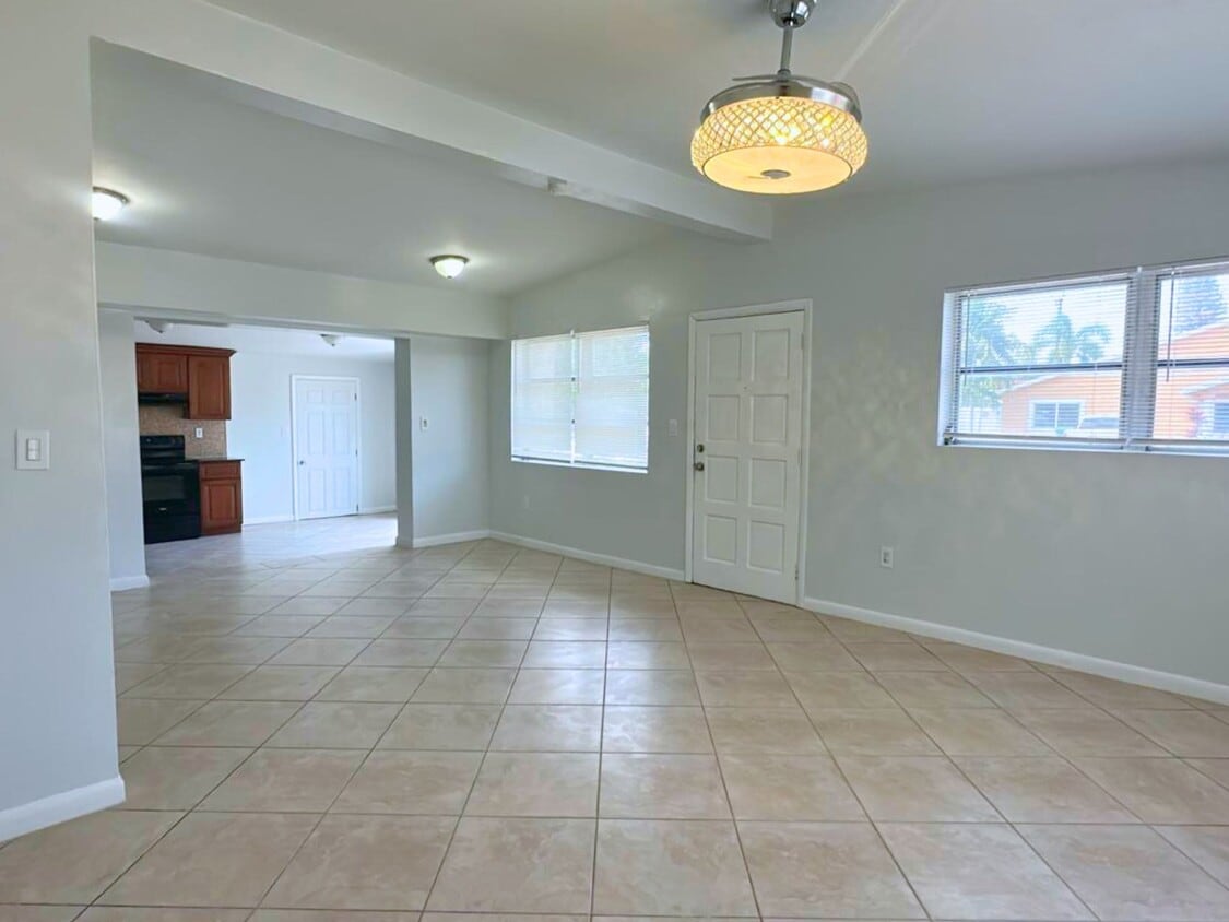 Photo - 3250 NW 2nd St (Fort Lauderdale, FL)