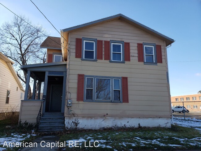 Building Photo - 4 br, 1 bath House - 517 High St