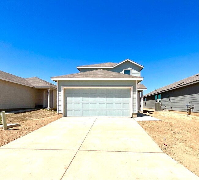 Foto del edificio - **APPLICATION RECEIVED***MOVE IN SPECIAL* New Construction 4-Bedroom With Upstairs Loft, Fenced Y...