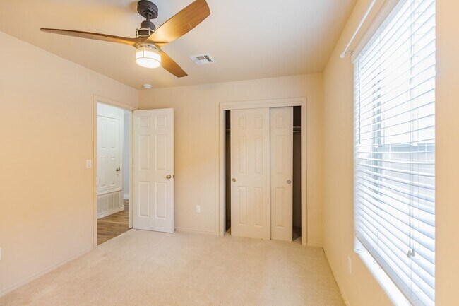 Foto del edificio - Beautiful 3 Bedroom/2 Bath Home