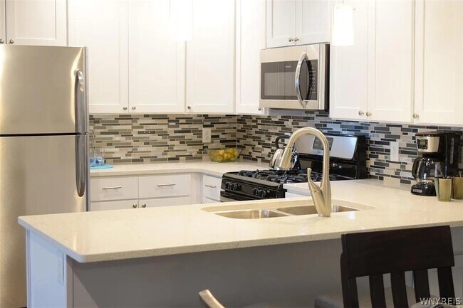 Foto del edificio - 6626 Erie Rd