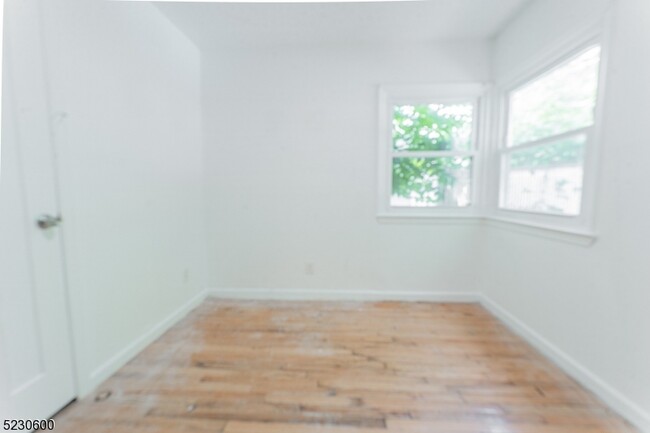 Building Photo - 404 Princeton Rd