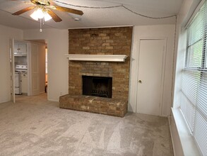 Building Photo - 5355 Wonder Dr