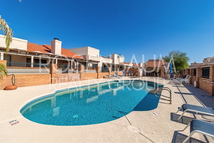 Foto del edificio - Fully remodeled 3BR/2BA townhouse in Towne...