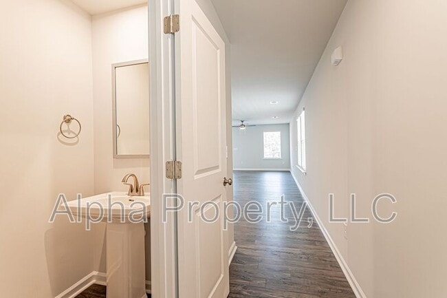 Building Photo - 304 Boneset Dr
