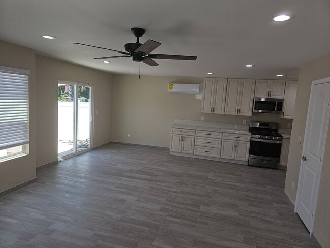 Building Photo - Brand New 2 Bedroom 1.5 Bath Home