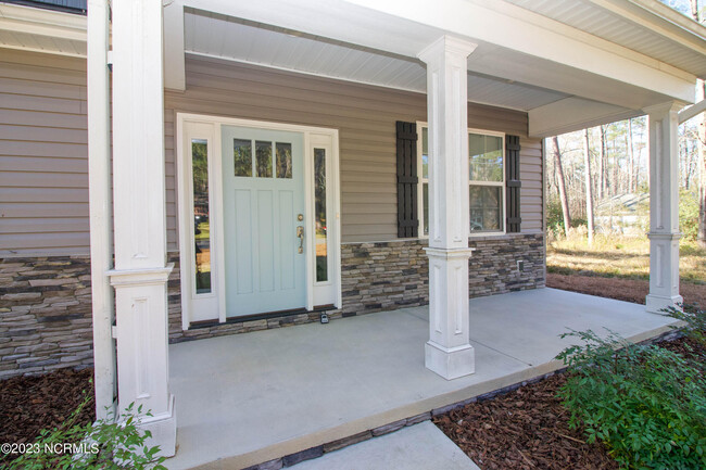 Building Photo - 580 Hill Rd