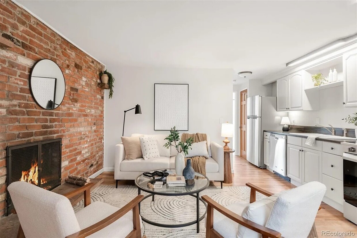 Foto principal - 155 S Pennsylvania St