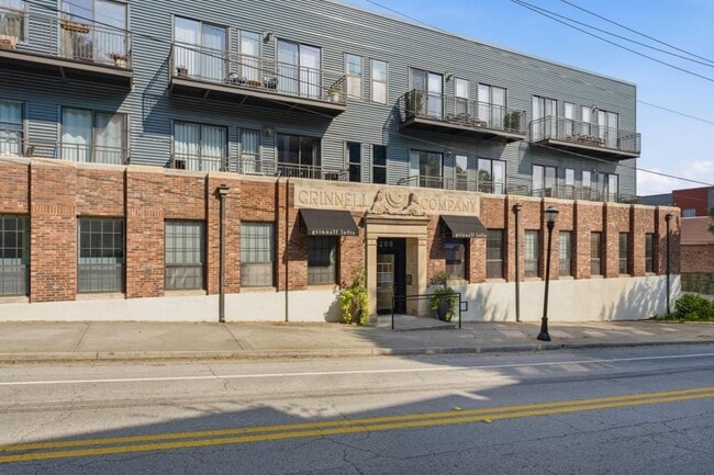Building Photo - 200 N Highland Ave NE