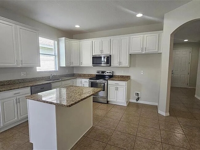 Building Photo - 2528 Ladoga Dr