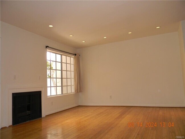 Foto del edificio - 14727 Magnolia Blvd