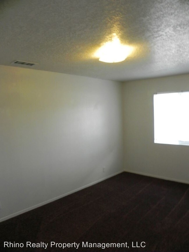 Building Photo - 1013 Alvarado Dr SE