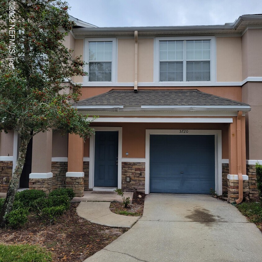 5720 Sandstone Way, Jacksonville, FL 32258 House Rental in