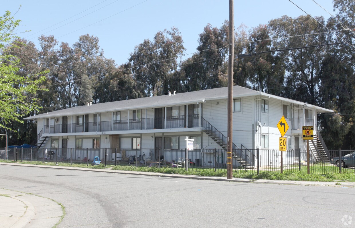 street view - 6155 39th St