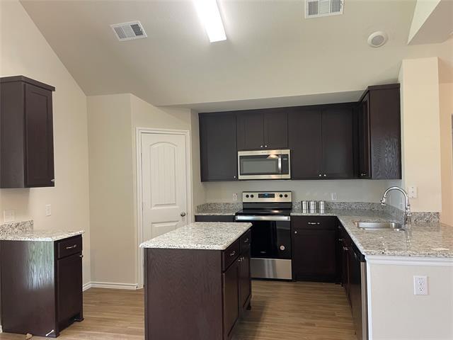 Building Photo - 1708 Tobin Dr