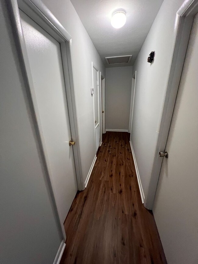 Foto del edificio - 1607 Bruce Ave