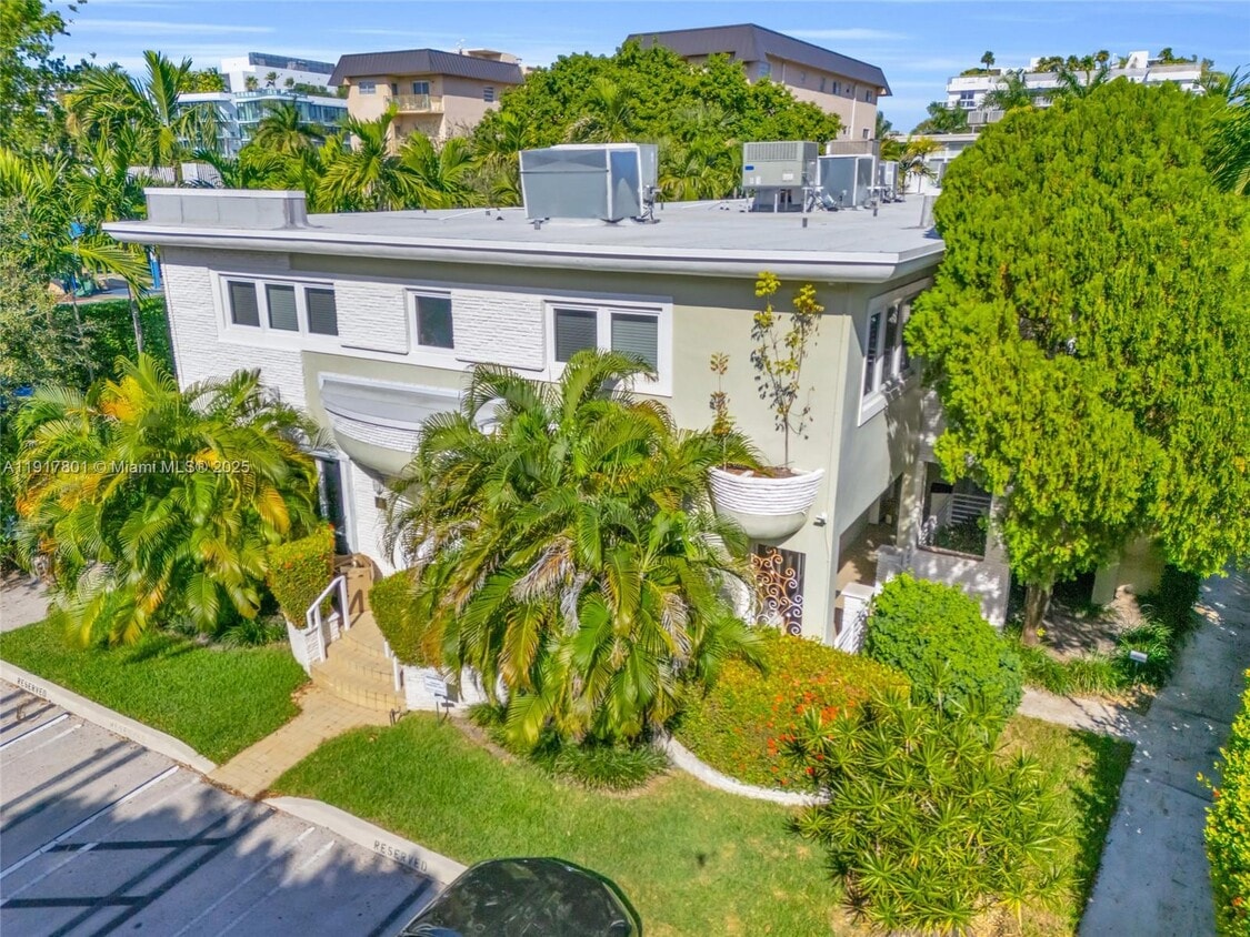 Primary Photo - 1101 98th St