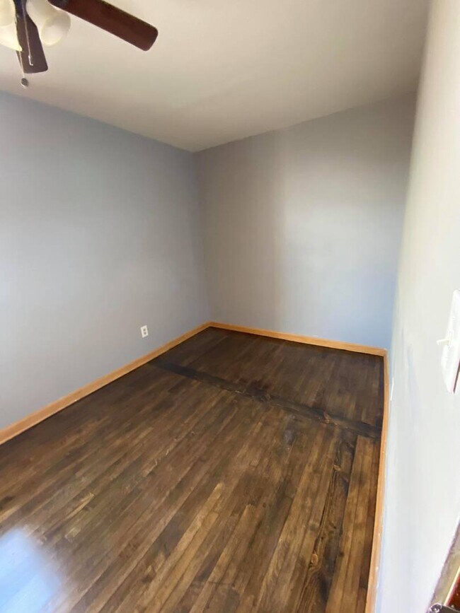 Foto del edificio - 1453 S Springfield Ave