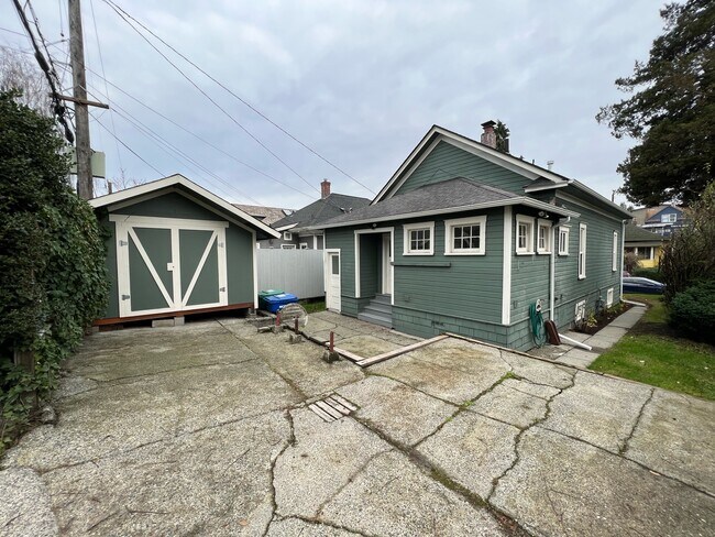 Foto del edificio - 5511 Brooklyn Ave NE