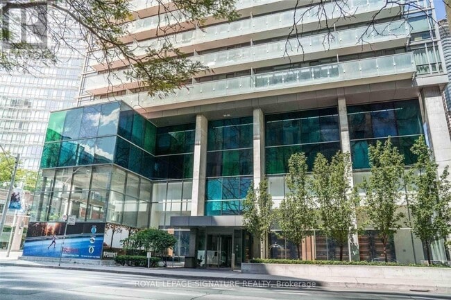 Building Photo - 38 Grenville St