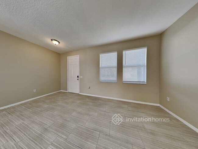 Building Photo - 2425 Brownwood Dr