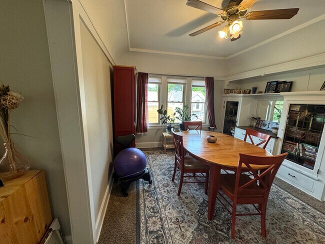 Foto del edificio - 5702 W Galena St