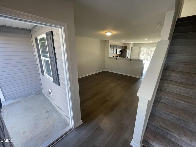 Foto del edificio - 2059 Wiggins Village Dr