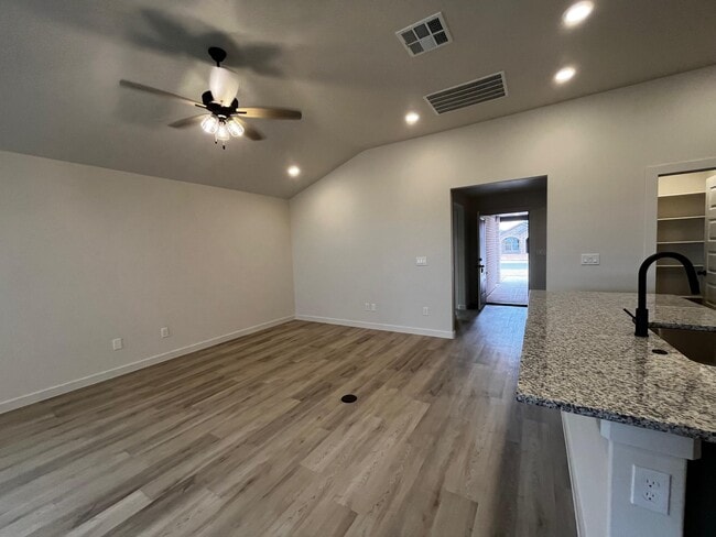 Foto del edificio - 2016 Cottonwood Ave