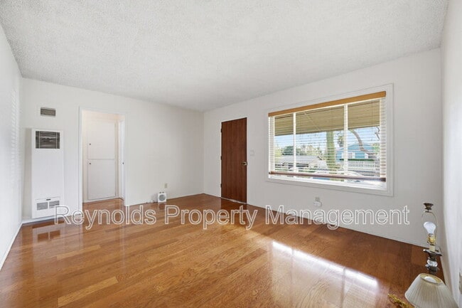 Foto del edificio - 9482 Pike Rd