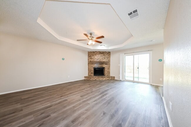 Foto del edificio - 1101 Twin Cedar Ct