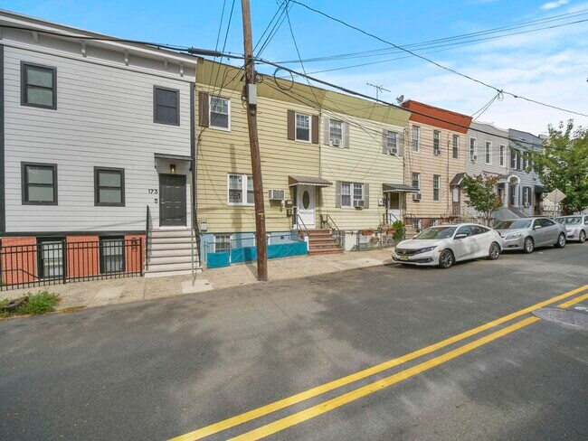 Building Photo - 175 Oakland Ave