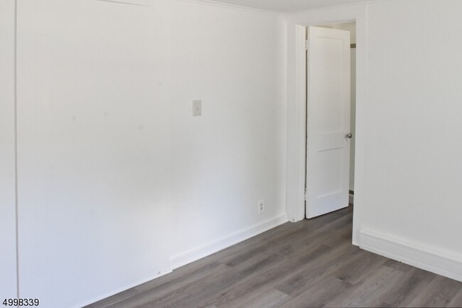 Building Photo - 169 W Hanover Ave