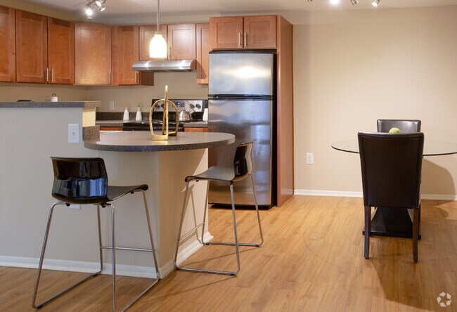 Dining & Kitchen Area - The Crest at Princeton Meadows