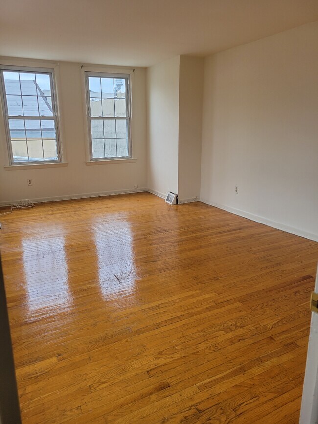 Building Photo - 1308 Rodman St