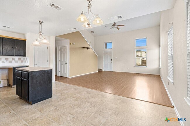 Foto del edificio - 1112 Katelyn Cir