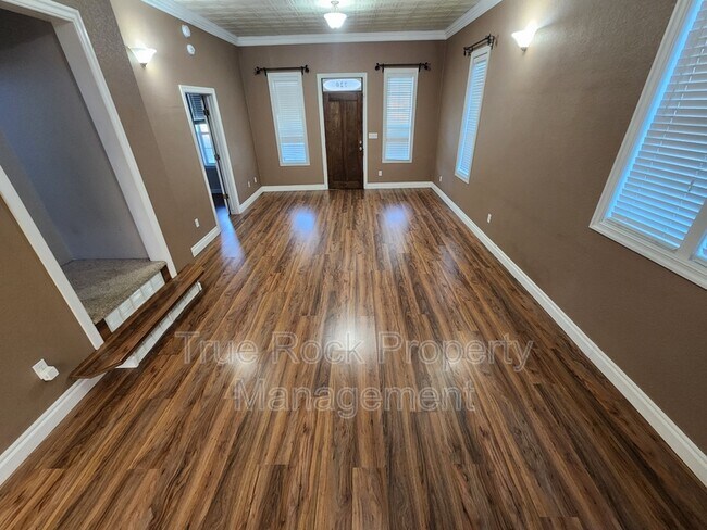 Foto del edificio - 720 E 9th St