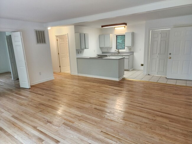 Building Photo - Cozy 1 Bedroom Home in New Kent County!