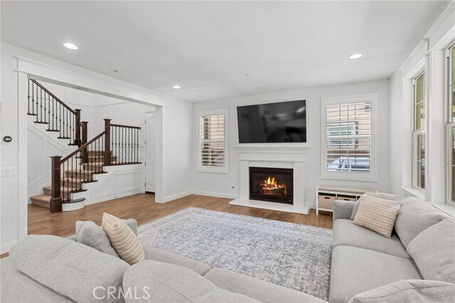 Building Photo - 33 Gamella